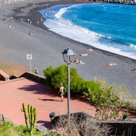 Penzion The Poppies - 100m Ocean - Private Spaces *