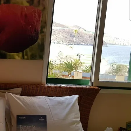 Penzion The Poppies - 100m Ocean - Private